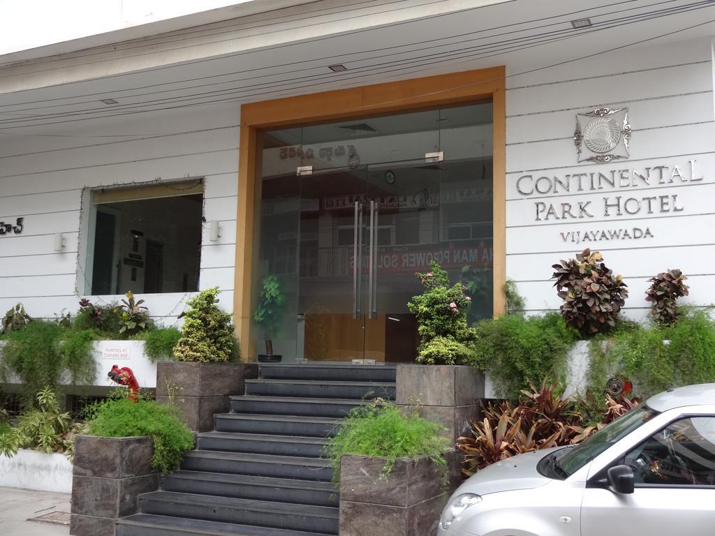 Continental Park Hotel Vijayawāda Exterior foto